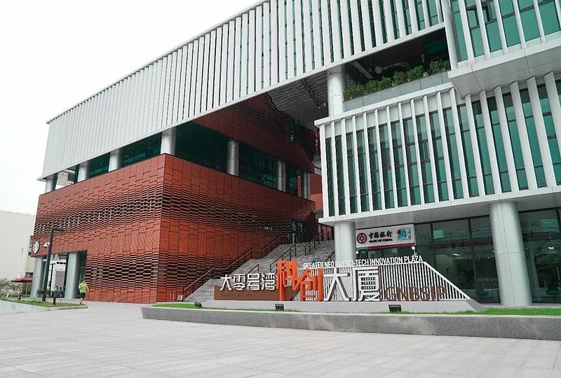 今天区党政代表团赴闵行区考察学习